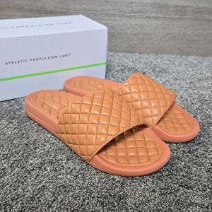 APL Women's Women's Lusso Slide NEW size 10